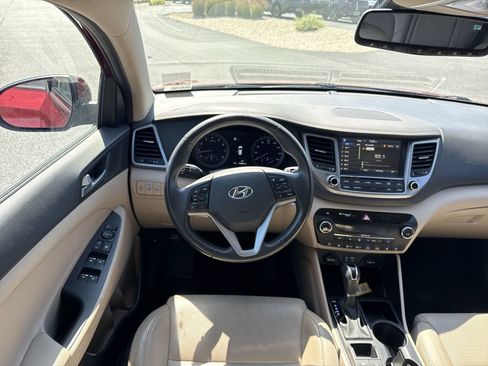 Used 2016 Hyundai Tucson Limited w/ Option Group 03 FWD image 15