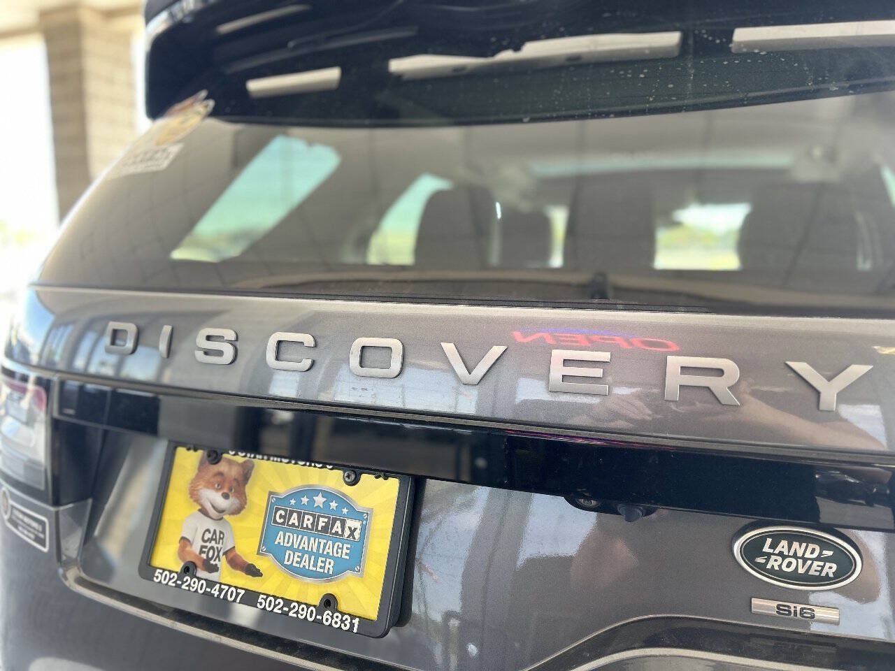 Used 2018 Land Rover Discovery SE AWD/4WD image 13