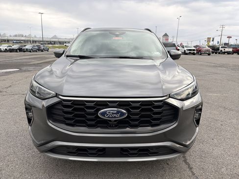 Used 2023 Ford Escape ST-Line Elite AWD/4WD image 2