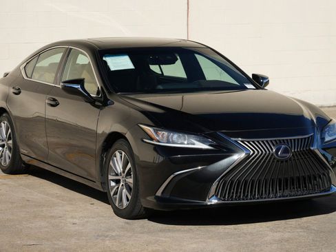 Used 2020 Lexus ES 300h FWD image 50
