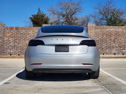 Used 2019 Tesla Model 3 Standard Range Plus image 7
