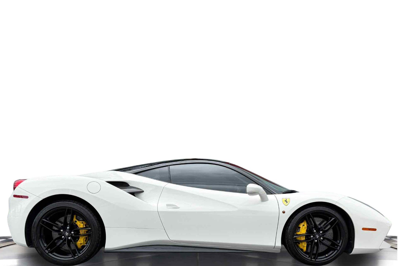 Used 2016 Ferrari 488 GTB RWD image 2