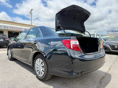 Used 2012 Toyota Camry LE FWD image 11