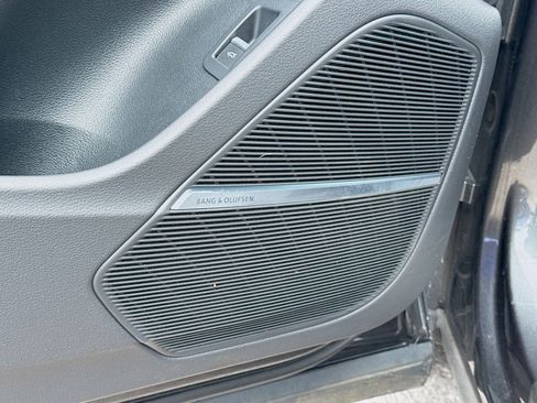 Used 2023 Audi Q8 Premium Plus image 23