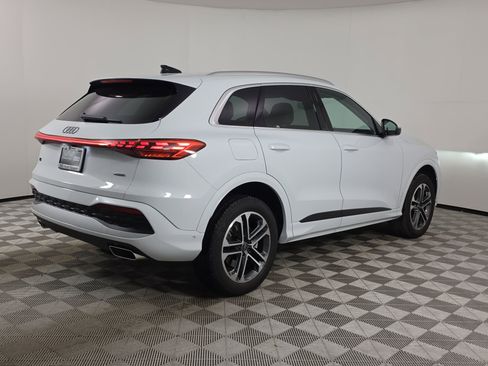 Certified 2025 Audi Q5 Premium w/ Convenience Package AWD/4WD image 7