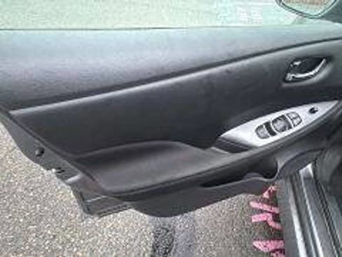 Used 2022 Nissan Leaf S image 30