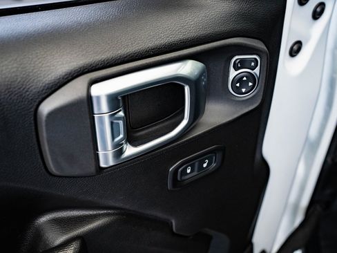 Used 2022 Jeep Wrangler Willys image 21