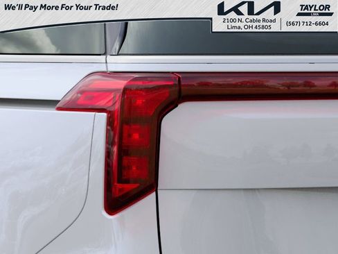 New 2026 Kia Carnival LXS FWD image 11