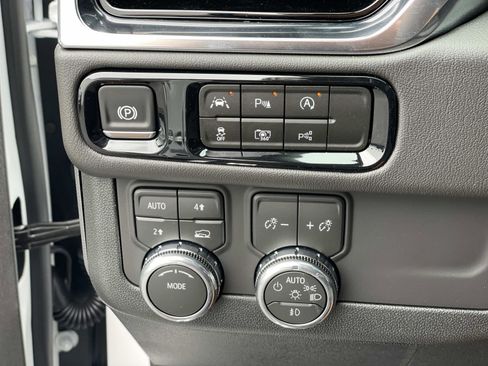 New 2026 GMC Yukon XL Denali w/ Sun & Power Step Package image 17