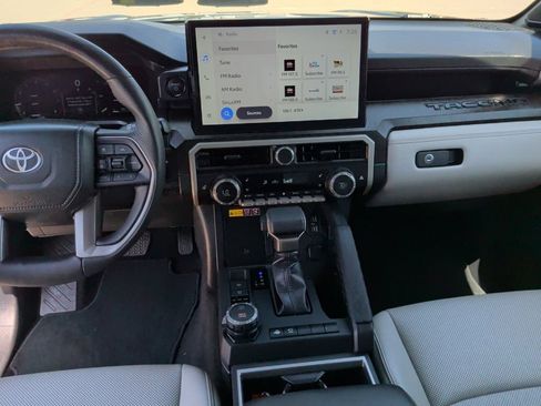 Used 2025 Toyota Tacoma Limited AWD/4WD image 25