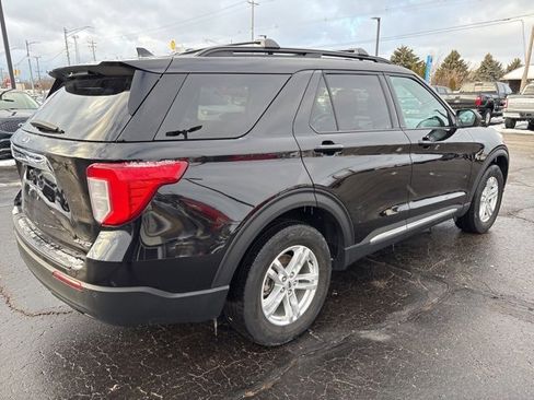 Used 2023 Ford Explorer XLT image 7