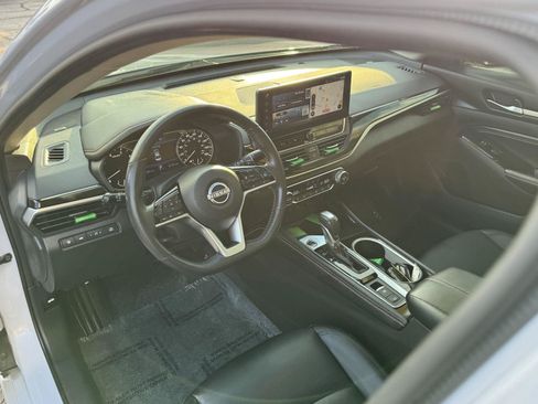 Used 2023 Nissan Altima 2.0 SR FWD image 21