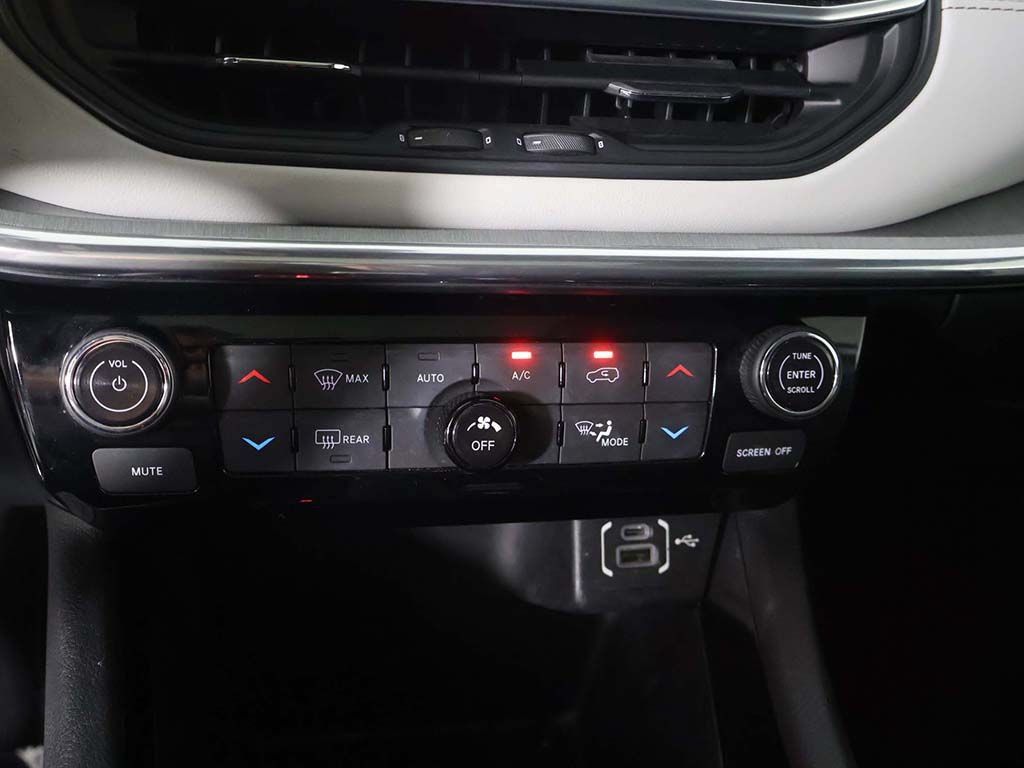 Used 2023 Jeep Compass Limited w/ Sun and Sound Group AWD/4WD image 45