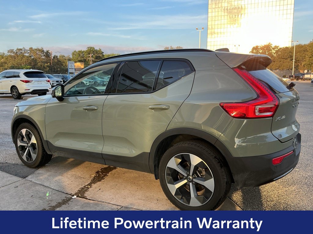 Certified 2024 Volvo XC40 B5 Core AWD/4WD image 3
