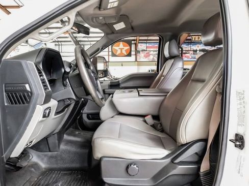 Used 2018 Ford F250 XL w/ Power Equipment Group AWD/4WD image 6