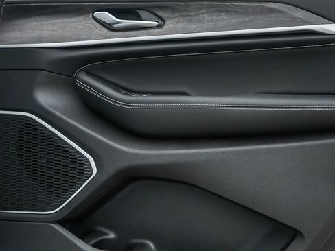 New 2026 Jeep Grand Cherokee L Limited AWD/4WD image 10