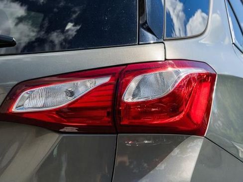 Used 2018 Chevrolet Equinox LT w/ Sun & Infotainment Package image 8