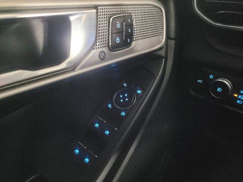 Used 2020 Ford Explorer Platinum image 27