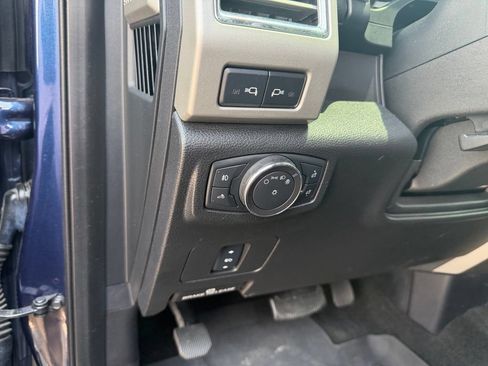 Used 2017 Ford F250 Lariat w/ Lariat Value Package AWD/4WD image 13