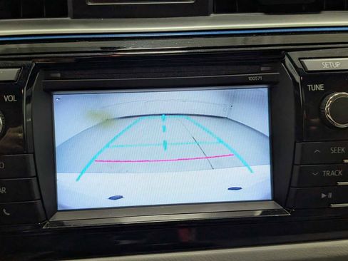 Used 2016 Toyota Corolla LE image 24