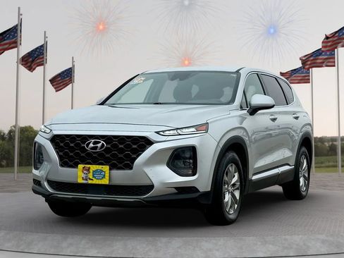 Used 2019 Hyundai Santa Fe SE image 3