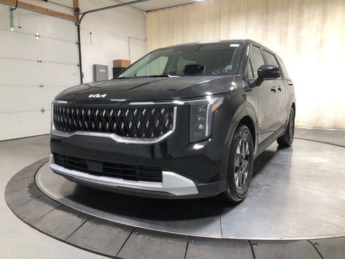 New 2026 Kia Carnival LXS image 3