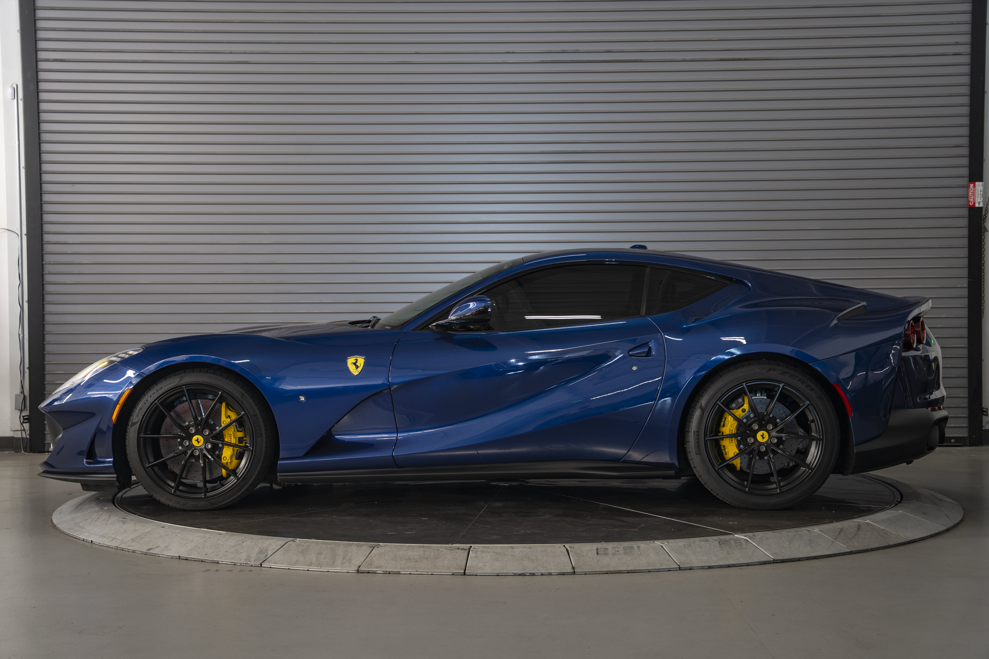 Used 2019 Ferrari 812 Superfast RWD image 2