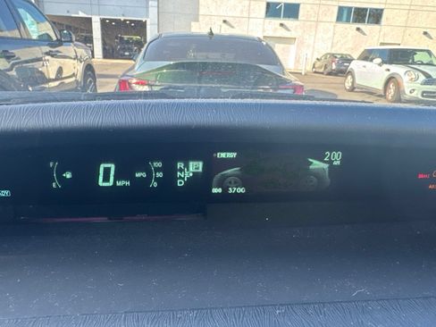 Used 2015 Toyota Prius Two w/ Preferred Accessory Package FWD image 4