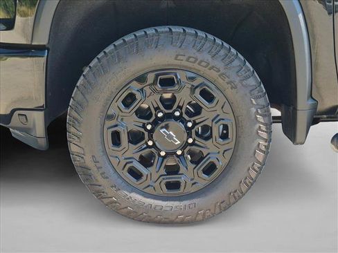 Used 2021 Chevrolet Silverado 2500 LTZ w/ LTZ Plus Package AWD/4WD image 23