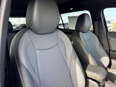 New 2026 Volkswagen Tiguan SE R-Line FWD image 24
