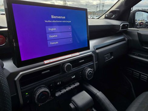 Certified 2025 Toyota 4Runner TRD Off-Road Premium image 29