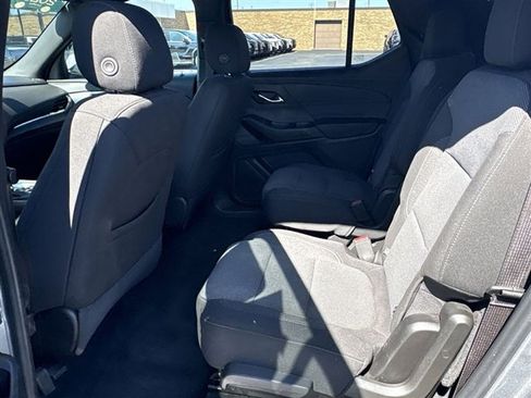 Used 2023 Chevrolet Traverse LT image 23