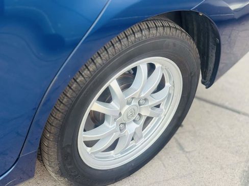 Used 2014 Toyota Prius V Two image 14