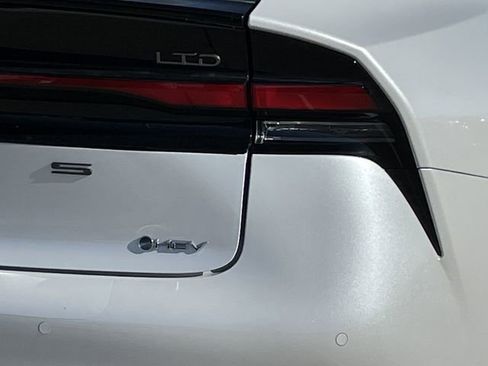 Used 2024 Toyota Prius Limited image 6