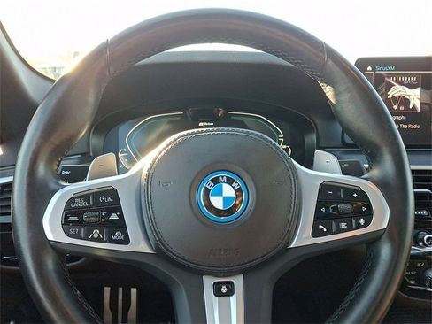 Used 2023 BMW 530e xDrive w/ Premium Package image 20