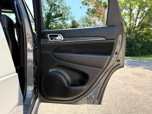 Used 2019 Jeep Grand Cherokee SRT w/ Trailer Tow Group IV image 19