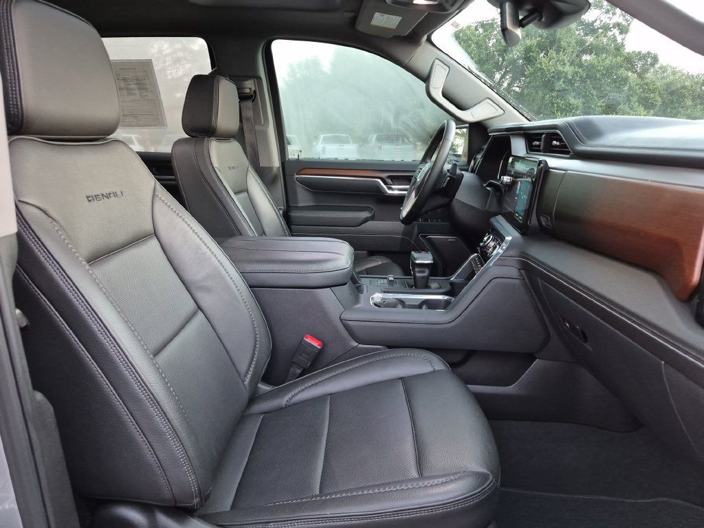 Used 2025 GMC Sierra 1500 Denali AWD/4WD image 40