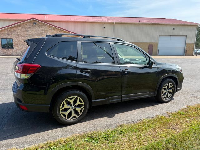 Used 2019 Subaru Forester Premium AWD/4WD image 4