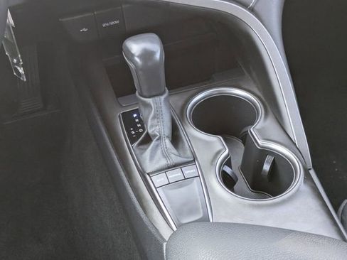 Used 2023 Toyota Camry SE image 14