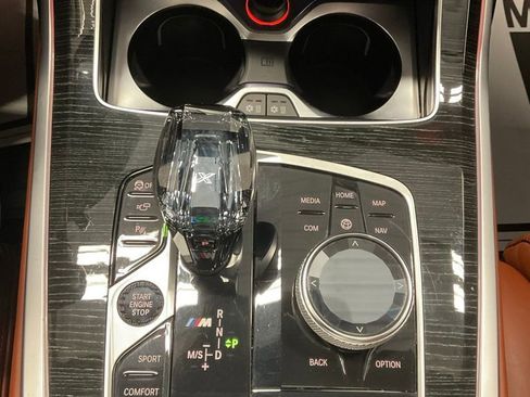 Used 2021 BMW X7 M50i image 28