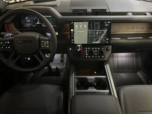 New 2026 Land Rover Defender 110 OCTA image 22