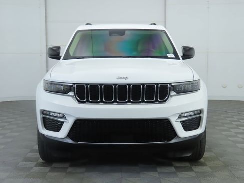 Used 2022 Jeep Grand Cherokee Limited image 2