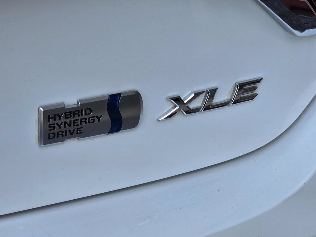 Used 2017 Toyota Camry XLE FWD image 29