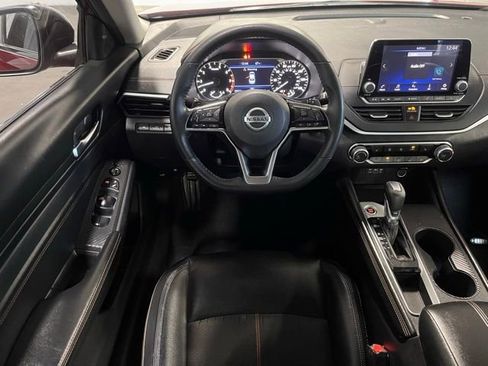 Used 2019 Nissan Altima 2.5 SR w/ SR Premium Package image 18