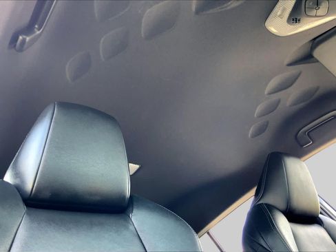 Used 2019 Toyota C-HR Limited FWD image 14