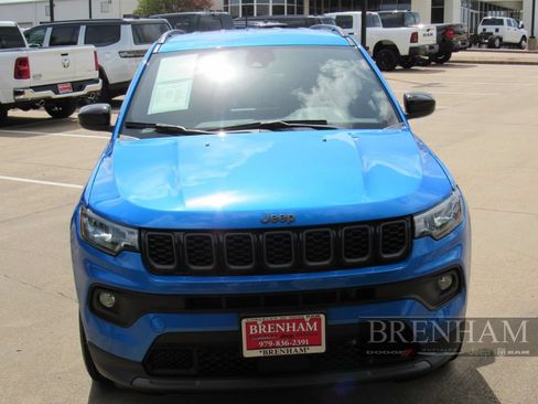 Used 2025 Jeep Compass Latitude w/ Altitude Special Edition AWD/4WD image 9