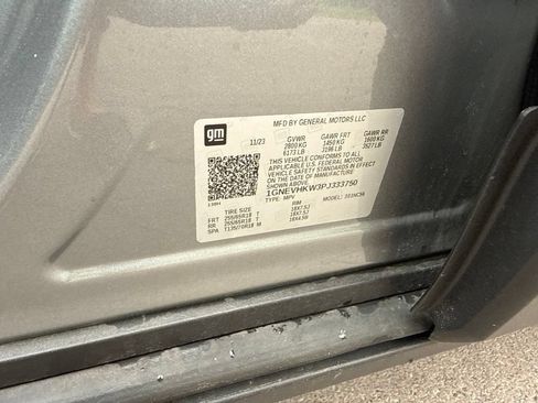 Used 2023 Chevrolet Traverse LT AWD/4WD image 10