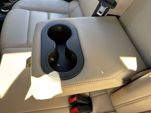 Used 2024 Cadillac XT4 Premium Luxury FWD image 38