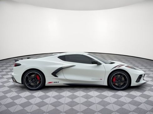 Used 2022 Chevrolet Corvette Stingray Premium Cpe w/ Z51 Performance Package RWD image 8