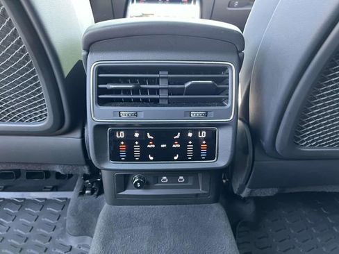 Used 2023 Audi SQ8 Premium Plus AWD/4WD image 12